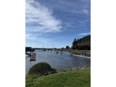 105 Beach Boulevard Winchester Bay OR 97467
