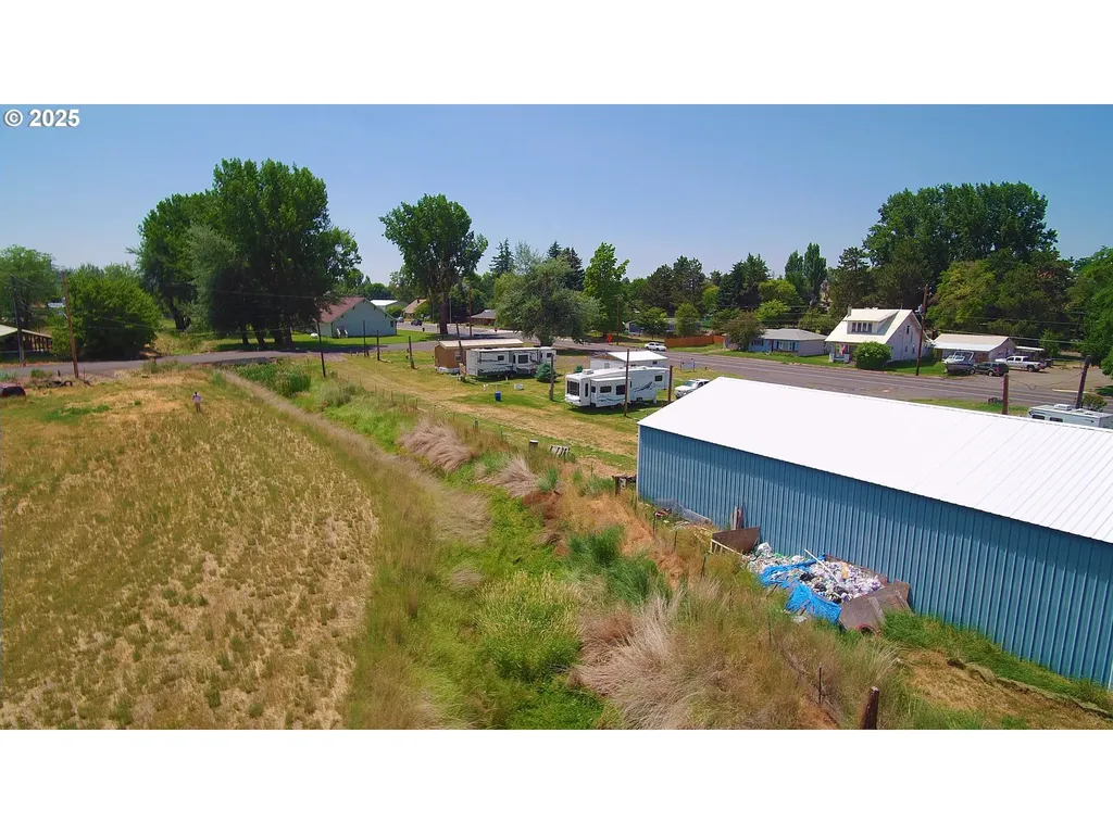 307 N Mill Street Grass Valley OR 97029
