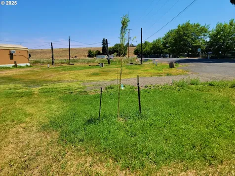 307 N Mill Street Grass Valley OR 97029
