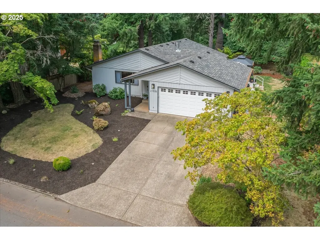 21035 S Mossy Rock Court Oregon City OR 97045