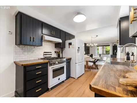 21035 S Mossy Rock Court Oregon City OR 97045