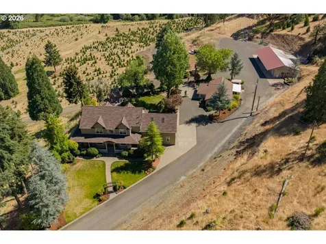 106 Green Valley Road Oakland OR 97462