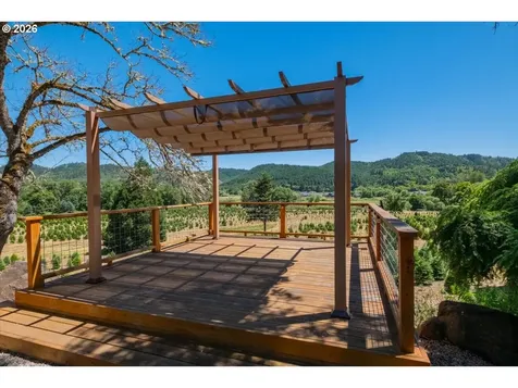 106 Green Valley Road Oakland OR 97462