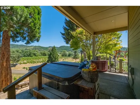 106 Green Valley Road Oakland OR 97462