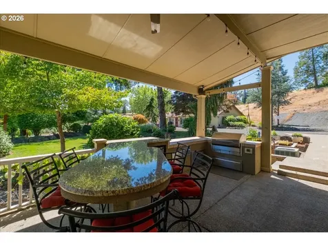 106 Green Valley Road Oakland OR 97462