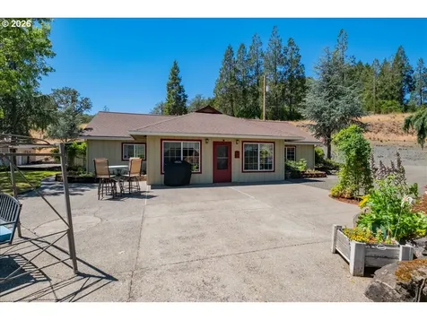 106 Green Valley Road Oakland OR 97462