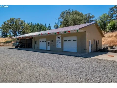 106 Green Valley Road Oakland OR 97462