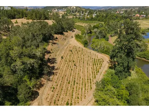 106 Green Valley Road Oakland OR 97462