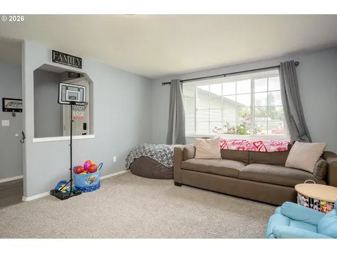 418 SE 34th Circle Troutdale OR 97060
