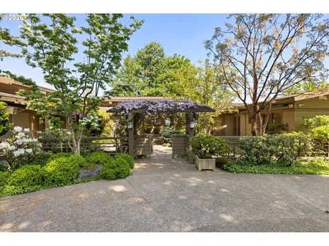 1117 SW Mitchell Lane Portland OR 97239