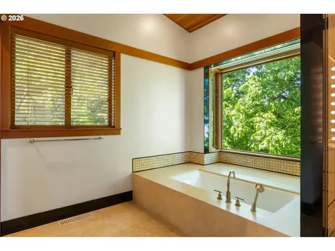 1117 SW Mitchell Lane Portland OR 97239