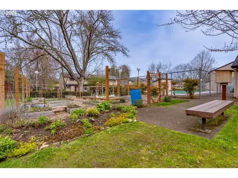 1432 Fetters Loop Eugene OR 97402