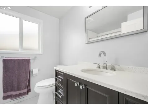 3715 E Madrona Drive Newberg OR 97132