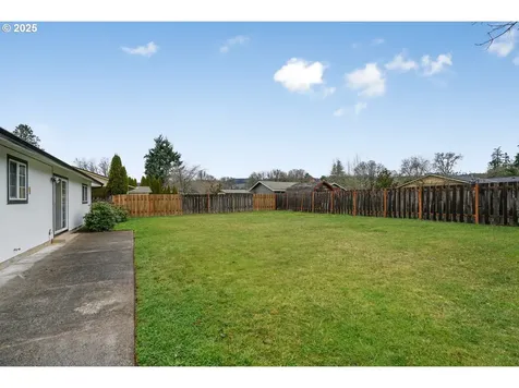 3715 E Madrona Drive Newberg OR 97132