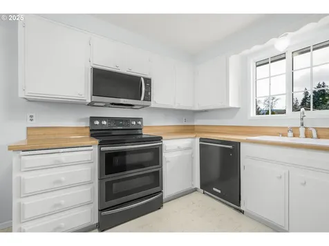 3715 E Madrona Drive Newberg OR 97132