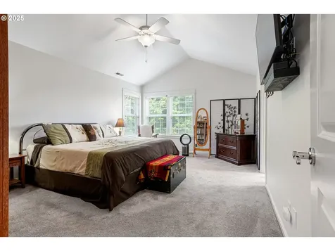 1401 Ranier Loop NW Salem OR 97304