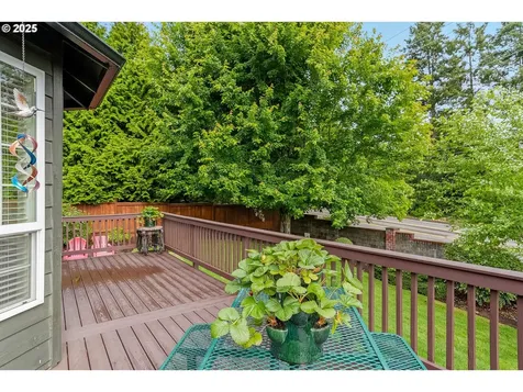 1401 Ranier Loop NW Salem OR 97304