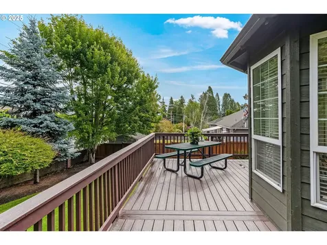 1401 Ranier Loop NW Salem OR 97304