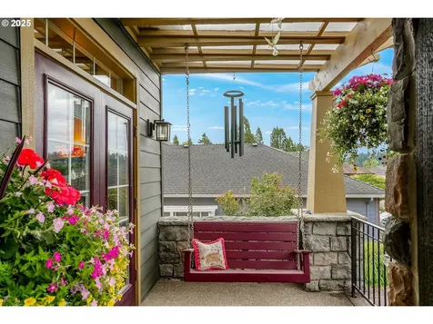 1401 Ranier Loop NW Salem OR 97304