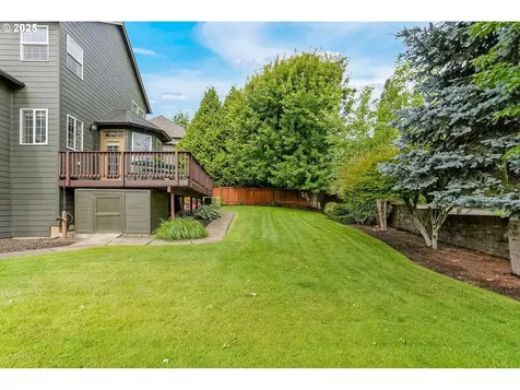 1401 Ranier Loop NW Salem OR 97304
