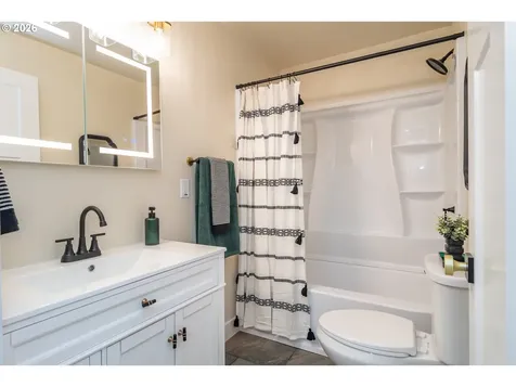 765 W Rainbow Street Roseburg OR 97471