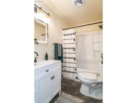 765 W Rainbow Street Roseburg OR 97471