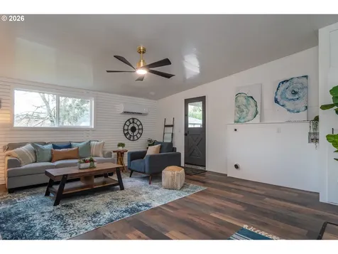 765 W Rainbow Street Roseburg OR 97471