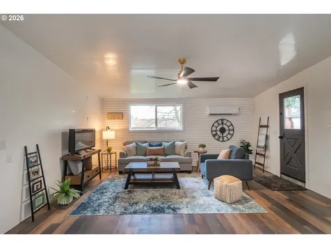 765 W Rainbow Street Roseburg OR 97471