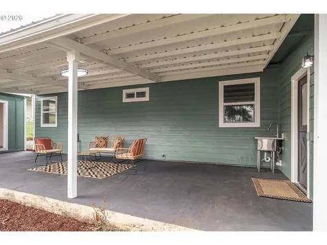765 W Rainbow Street Roseburg OR 97471
