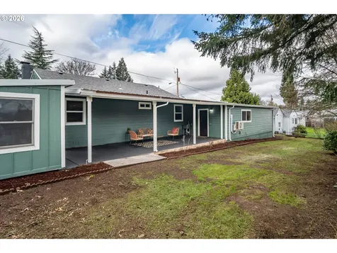 765 W Rainbow Street Roseburg OR 97471
