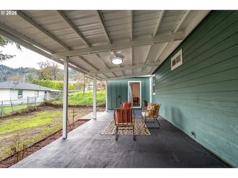 765 W Rainbow Street Roseburg OR 97471