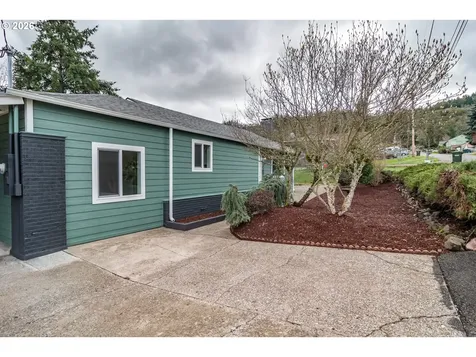 765 W Rainbow Street Roseburg OR 97471