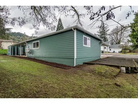 765 W Rainbow Street Roseburg OR 97471