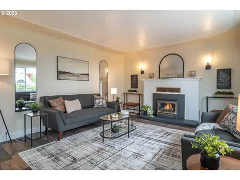765 W Rainbow Street Roseburg OR 97471