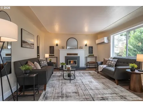 765 W Rainbow Street Roseburg OR 97471