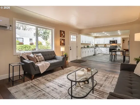 765 W Rainbow Street Roseburg OR 97471
