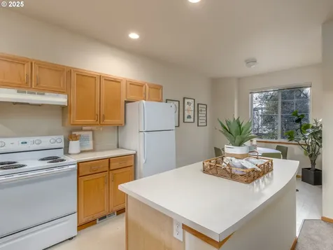 606 SW Dillan Drive Beaverton OR 97006