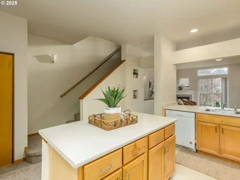 606 SW Dillan Drive Beaverton OR 97006
