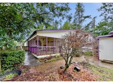 100 Seagrove Loop Lincoln City OR 97367
