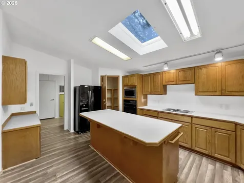 100 Seagrove Loop Lincoln City OR 97367