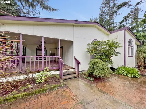 100 Seagrove Loop Lincoln City OR 97367