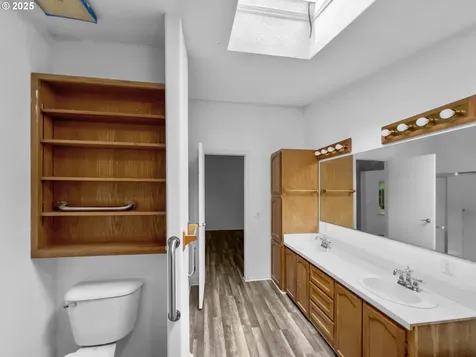100 Seagrove Loop Lincoln City OR 97367