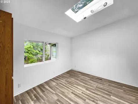 100 Seagrove Loop Lincoln City OR 97367