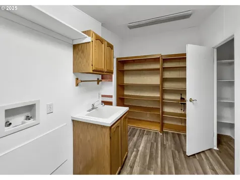 100 Seagrove Loop Lincoln City OR 97367