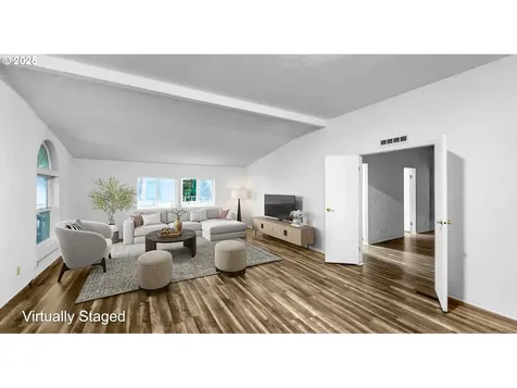 100 Seagrove Loop Lincoln City OR 97367