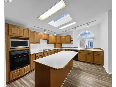 100 Seagrove Loop Lincoln City OR 97367