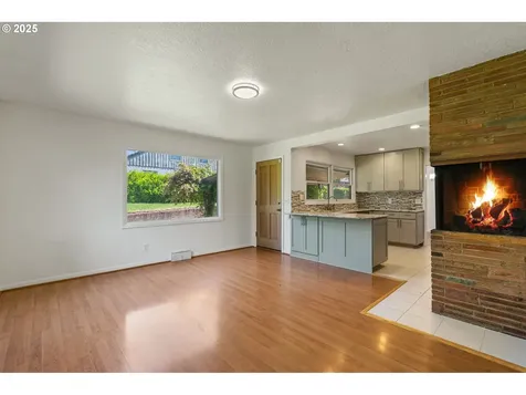 881 Linn Avenue Oregon City OR 97045