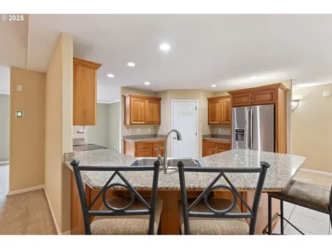 1744 NE Shale Court Roseburg OR 97470