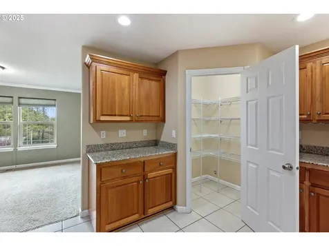 1744 NE Shale Court Roseburg OR 97470