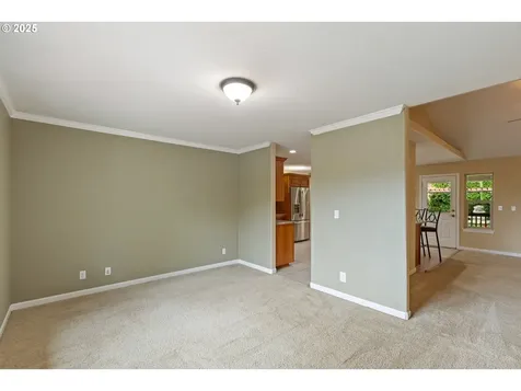 1744 NE Shale Court Roseburg OR 97470